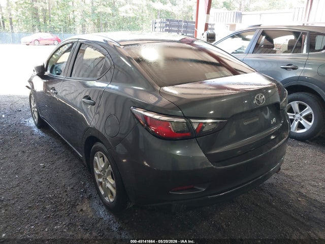 45141664 :رقم المزاد ، 3MYDLBYV6HY153392 vin ، 2017 Toyota Yaris Ia مزاد بيع