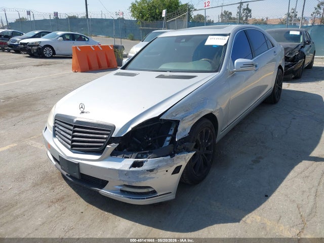 2010 Mercedes-benz S 550 მანქანა იყიდება აუქციონზე, vin: WDDNG7BB8AA324923, აუქციონის ნომერი: 45141668