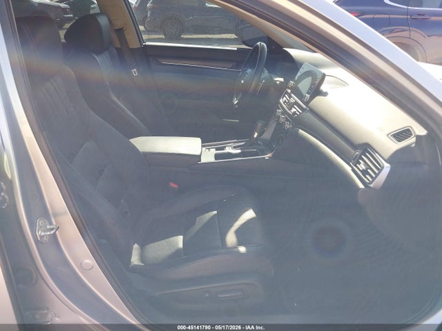 1HGCV1F92JA217654 Honda Accord Touring