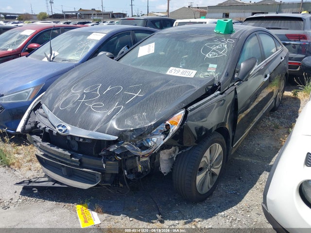 Hyundai Sonata Hybrid Limited 2014 KMHEC4A42EA105643 Image 2