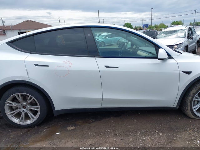 Продажа на аукционе авто 2023 Tesla Model Y Awd/long Range Dual Motor All-wheel Drive, vin: 7SAYGDEE3PF851170, номер лота: 45141831