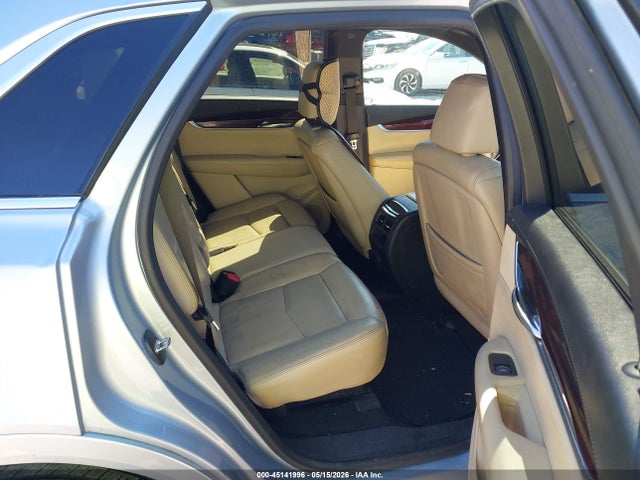 45141996 :رقم المزاد ، 1GYKNBRS5HZ326176 vin ، 2017 Cadillac Xt5 Luxury مزاد بيع