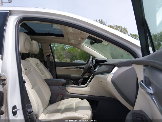 45142054 :رقم المزاد ، 1GYKNDRS2HZ138405 vin ، 2017 Cadillac Xt5 Luxury مزاد بيع