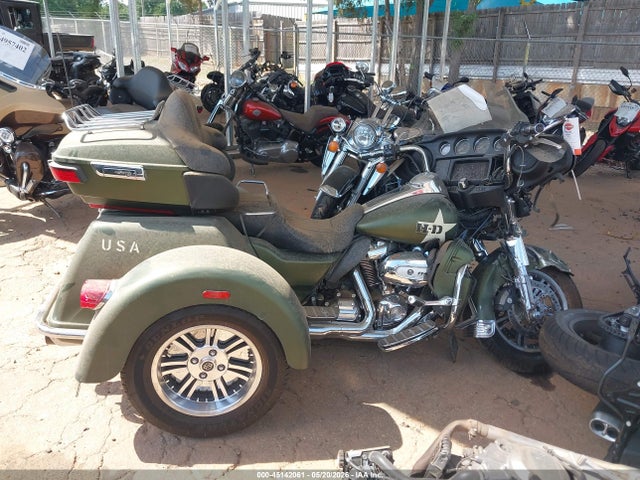 Harley-Davidson FLHTCUTG 2022 1HD1MAF11NB854813 Image 12