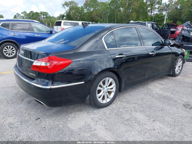 45142128 :رقم المزاد ، KMHGC4DD0DU228407 vin ، 2013 Hyundai Genesis 3.8 مزاد بيع