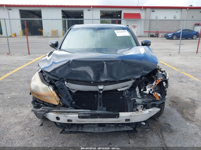 45142128 :رقم المزاد ، KMHGC4DD0DU228407 vin ، 2013 Hyundai Genesis 3.8 مزاد بيع