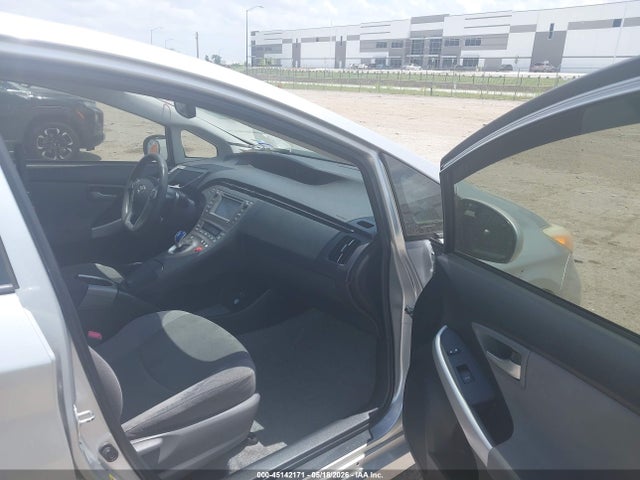 Продажа на аукционе авто 2013 Toyota Prius Two, vin: JTDKN3DU5D5627035, номер лота: 45142171