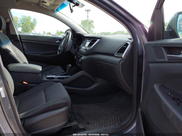 45142193 :رقم المزاد ، KM8J3CA28HU401437 vin ، 2017 Hyundai Tucson Sport مزاد بيع