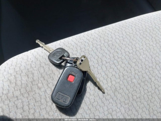 45142233 :رقم المزاد ، 2T1BR38E34C306511 vin ، 2004 Toyota Corolla Le مزاد بيع