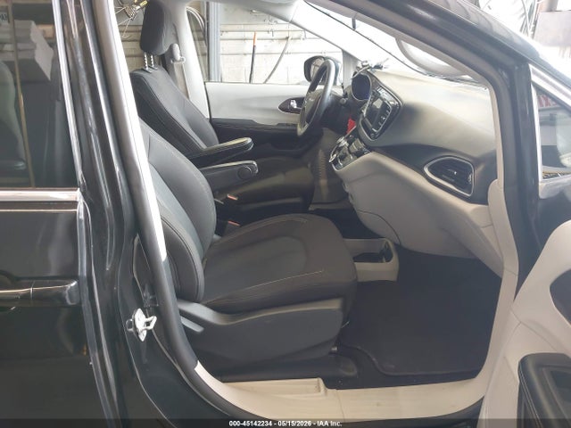 Auction sale of the 2020 Chrysler Voyager Lx, vin: 2C4RC1CG9LR237612, lot number: 45142234
