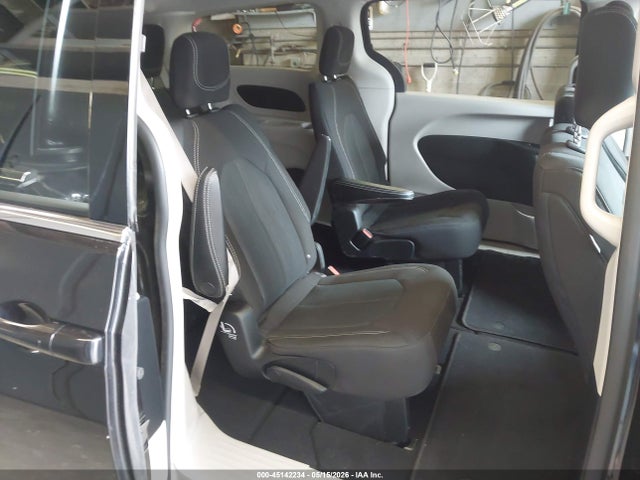 Auction sale of the 2020 Chrysler Voyager Lx, vin: 2C4RC1CG9LR237612, lot number: 45142234
