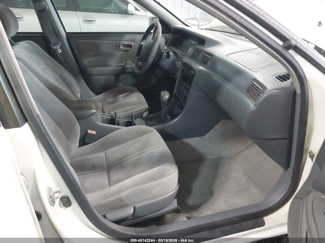 1999 Toyota Camry Ce მანქანა იყიდება აუქციონზე, vin: 4T1BG22K2XU557795, აუქციონის ნომერი: 45142244