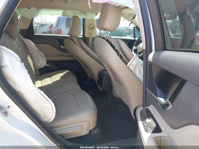 45142301 :رقم المزاد ، 5LMCJ1C90NUL05307 vin ، 2022 Lincoln Corsair Standard مزاد بيع
