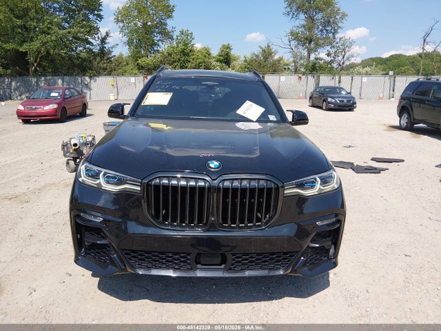45142329 :رقم المزاد ، 5UXCX6C04N9M68905 vin ، 2022 Bmw X7 M50i مزاد بيع