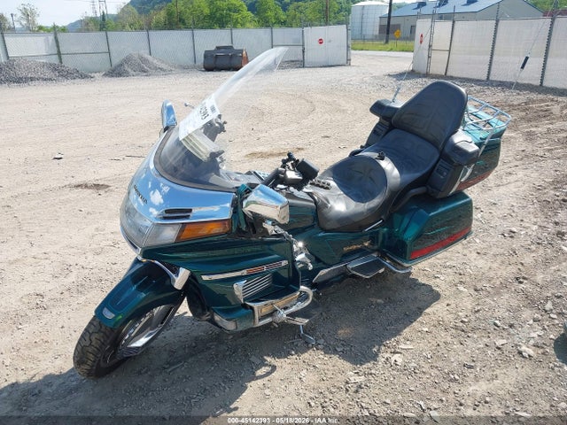 45142393 :رقم المزاد ، 1HFSC2230TA802510 vin ، 1996 Honda Gl1500 Se12 مزاد بيع