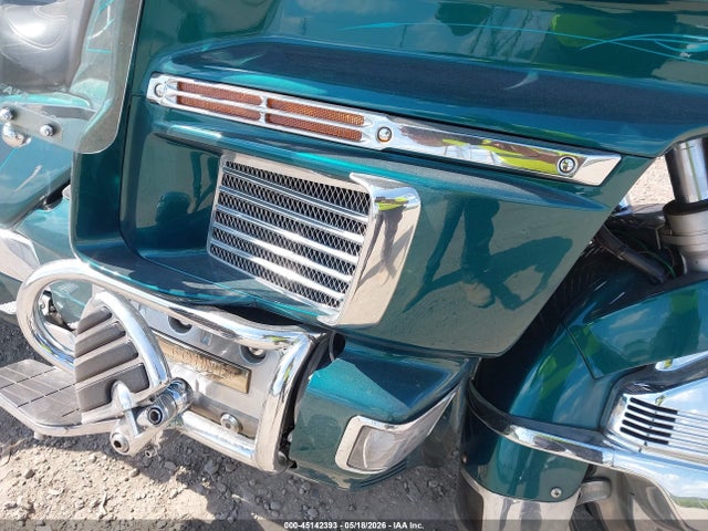 45142393 :رقم المزاد ، 1HFSC2230TA802510 vin ، 1996 Honda Gl1500 Se12 مزاد بيع