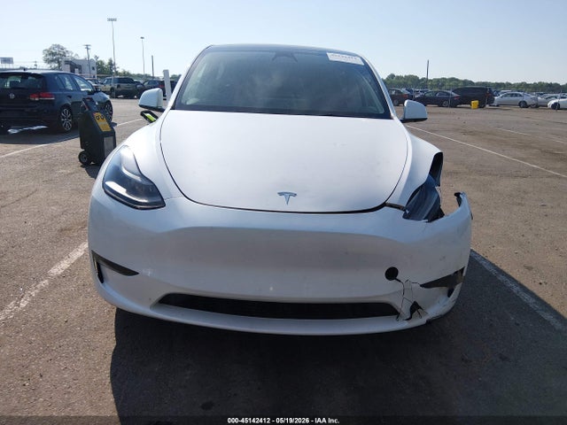 Auction sale of the 2023 Tesla Model Y, vin: 7SAYGDEE3PF686365, lot number: 45142412