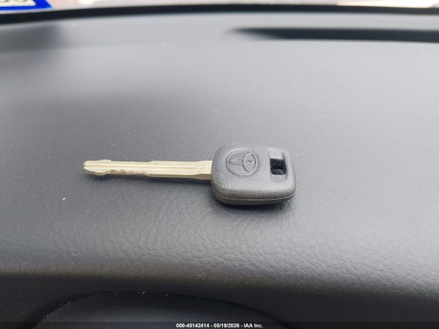 45142414 :رقم المزاد ، 2T1KR32E43C112495 vin ، 2003 Toyota Matrix Xr مزاد بيع