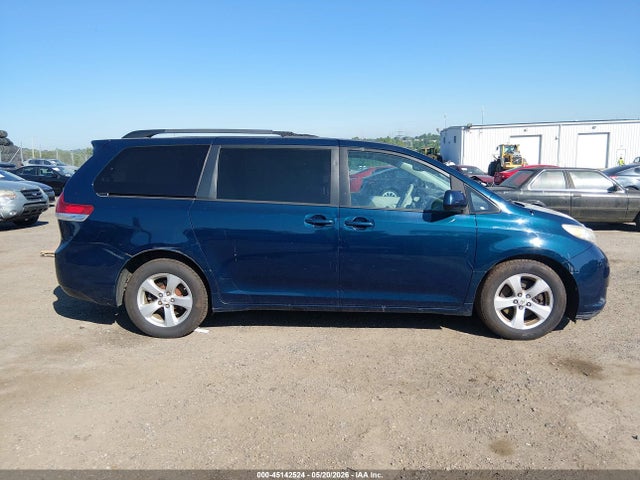 Продажа на аукционе авто 2011 Toyota Sienna Le V6, vin: 5TDKK3DC8BS022000, номер лота: 45142524