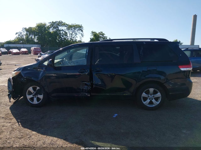 Продажа на аукционе авто 2011 Toyota Sienna Le V6, vin: 5TDKK3DC8BS022000, номер лота: 45142524