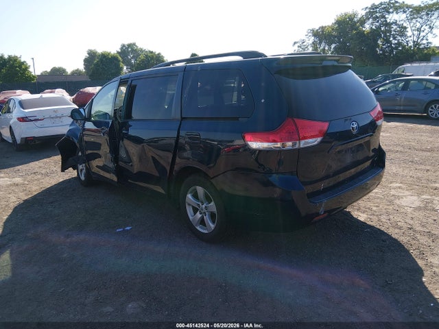 Продажа на аукционе авто 2011 Toyota Sienna Le V6, vin: 5TDKK3DC8BS022000, номер лота: 45142524