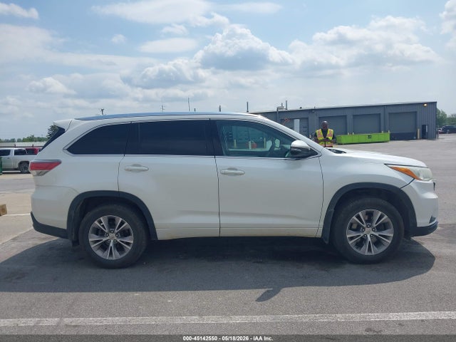 45142550 :رقم المزاد ، 5TDJKRFH6FS167260 vin ، 2015 Toyota Highlander Xle V6 مزاد بيع