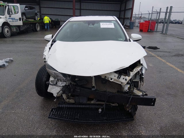 Aukcja sprzedaży 2018 Toyota Corolla Le, vin: 5YFBURHE5JP843829, numer aukcji: 45142604