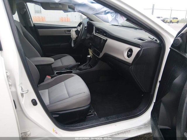 Aukcja sprzedaży 2018 Toyota Corolla Le, vin: 5YFBURHE5JP843829, numer aukcji: 45142604