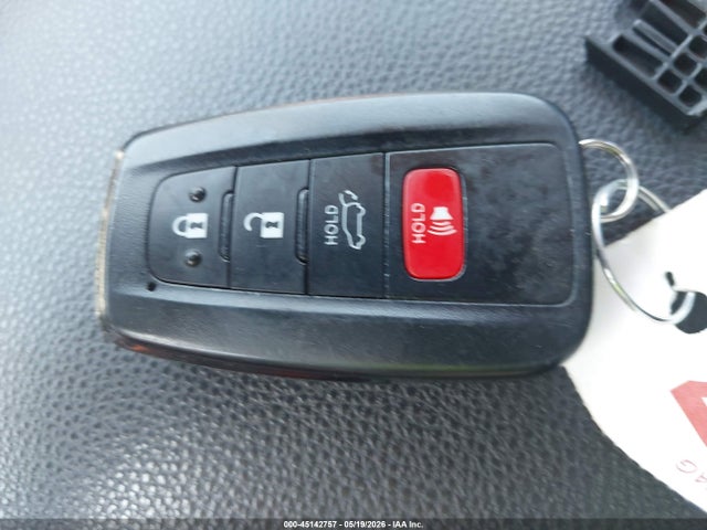 JTMRWRFVXNJ055778 Toyota Rav4 Hybrid Xle