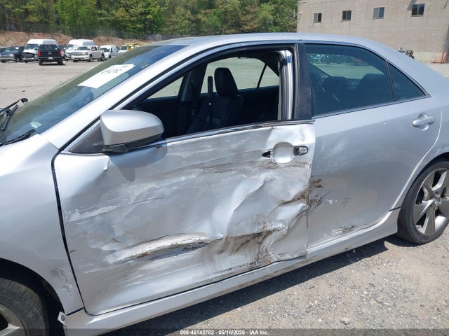 4T1BF1FKXEU393393 Toyota Camry Se Sport