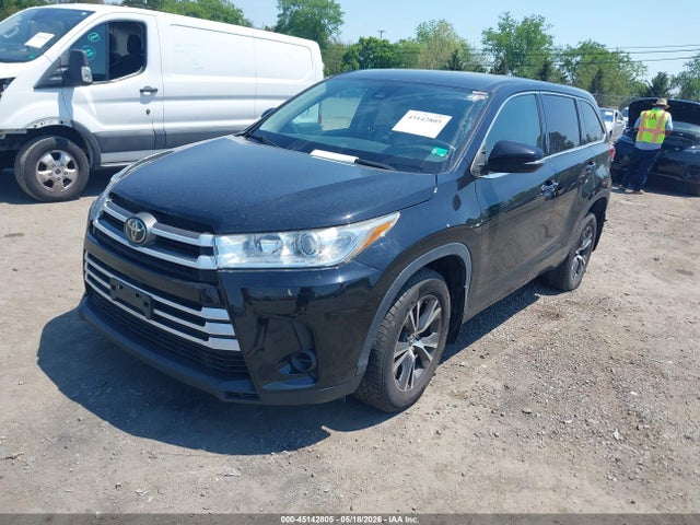 2018 Toyota Highlander Le მანქანა იყიდება აუქციონზე, vin: 5TDBZRFH9JS870330, აუქციონის ნომერი: 45142805