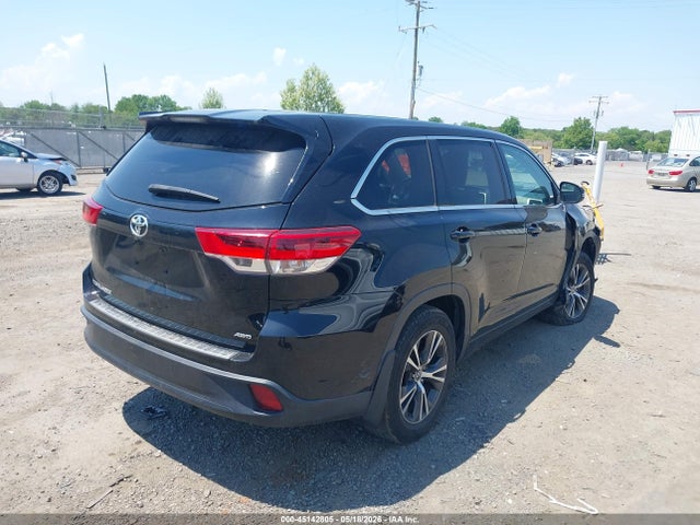2018 Toyota Highlander Le მანქანა იყიდება აუქციონზე, vin: 5TDBZRFH9JS870330, აუქციონის ნომერი: 45142805