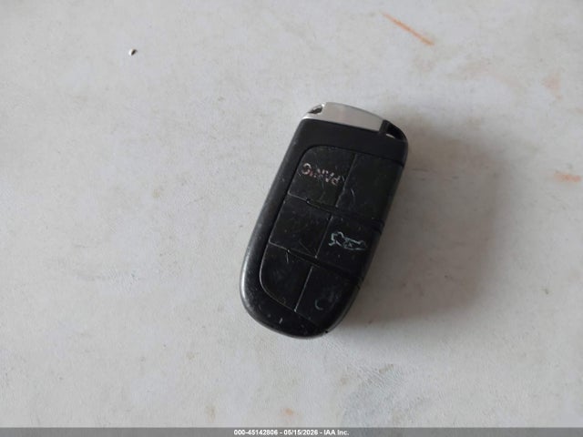 45142806 :رقم المزاد ، 1C3CCCAB1GN154756 vin ، 2016 Chrysler 200 Limited مزاد بيع