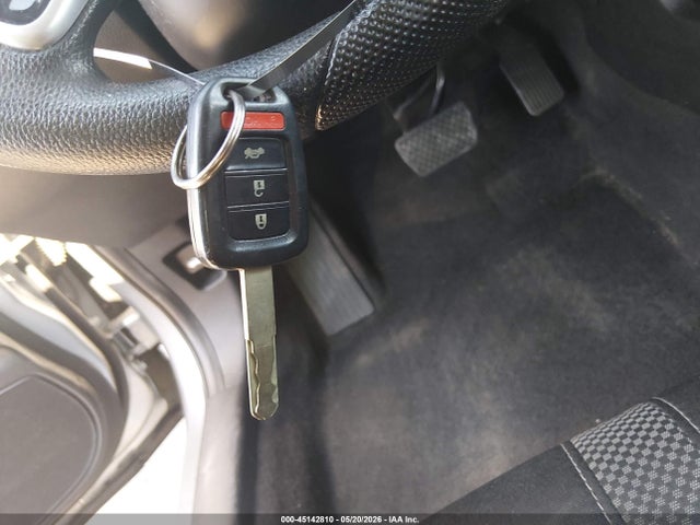Продажа на аукционе авто 2019 Honda Civic Lx, vin: 19XFC2F61KE020745, номер лота: 45142810