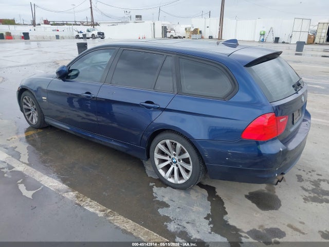 45142814 :رقم المزاد ، WBAUU3C55BA542543 vin ، 2011 Bmw 328i Xdrive مزاد بيع