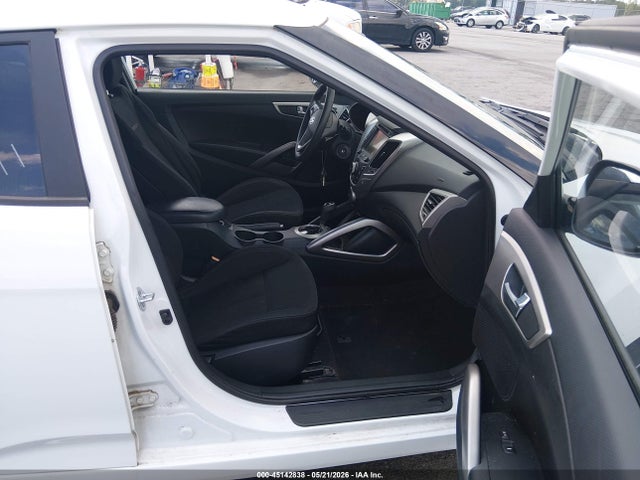 45142838 :رقم المزاد ، KMHTC6AD6GU256182 vin ، 2016 Hyundai Veloster مزاد بيع