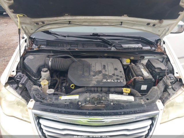 2011 Chrysler Town & Country Touring-l მანქანა იყიდება აუქციონზე, vin: 2A4RR8DG0BR784315, აუქციონის ნომერი: 45142881