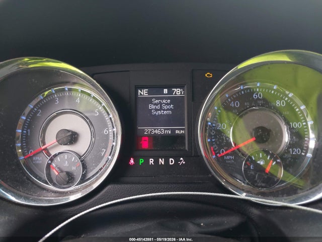 2011 Chrysler Town & Country Touring-l მანქანა იყიდება აუქციონზე, vin: 2A4RR8DG0BR784315, აუქციონის ნომერი: 45142881