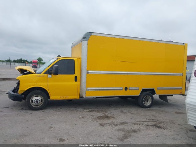 45142897 :رقم المزاد ، 1GD37TCGXH1905284 vin ، 2017 Gmc Savana Cutaway Work Van مزاد بيع