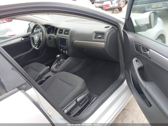 3VWD17AJ4FM261357 Volkswagen Jetta 1.8t Se