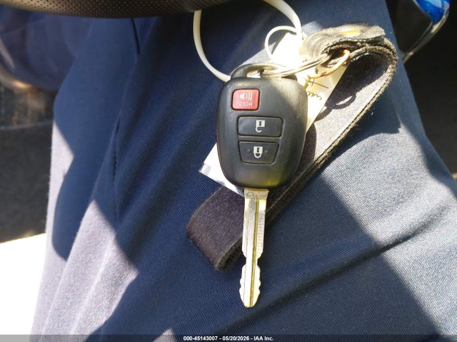45143007 :رقم المزاد ، JTDKDTB31E1064121 vin ، 2014 Toyota Prius C Two مزاد بيع