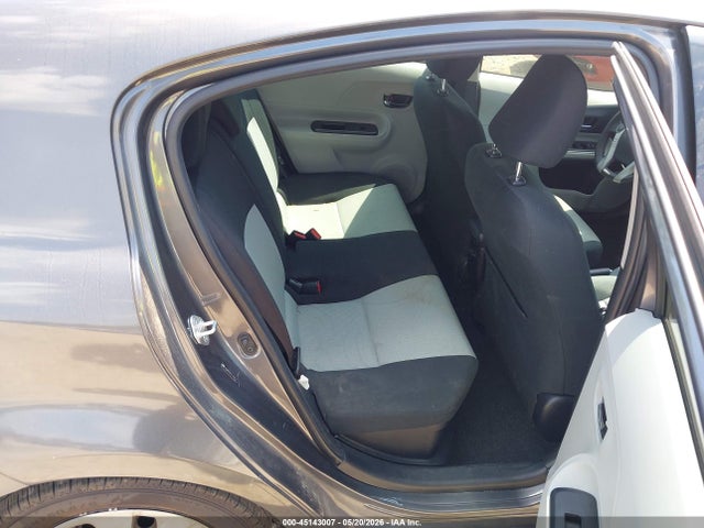 45143007 :رقم المزاد ، JTDKDTB31E1064121 vin ، 2014 Toyota Prius C Two مزاد بيع
