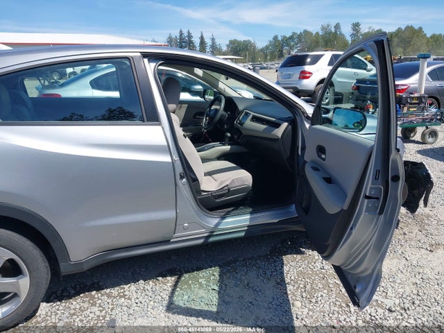 Продажа на аукционе авто 2018 Honda Hr-v Lx, vin: 3CZRU6H3XJM731010, номер лота: 45143069