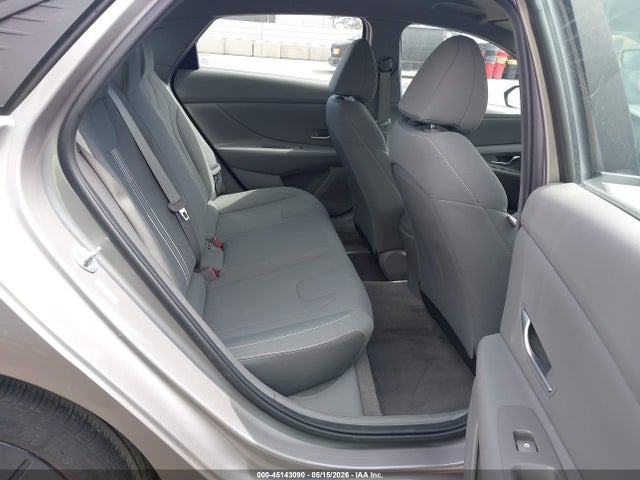 KMHLM4AG5PU540785 Hyundai ELANTRA SEL