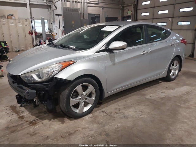 Продажа на аукционе авто 2013 Hyundai Elantra Gls, vin: 5NPDH4AE2DH423912, номер лота: 45143151