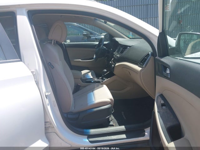 45143164 :رقم المزاد ، KM8J3CA49GU130677 vin ، 2016 Hyundai Tucson Se مزاد بيع