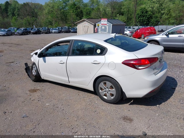 2018 Kia Forte Lx მანქანა იყიდება აუქციონზე, vin: 3KPFL4A79JE195772, აუქციონის ნომერი: 45143176