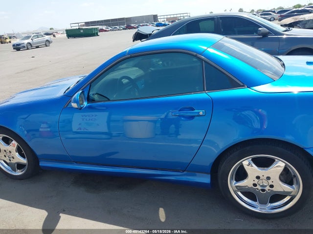 45143264 :رقم المزاد ، WDBKK65F91F217028 vin ، 2001 Mercedes-benz Slk 320 مزاد بيع
