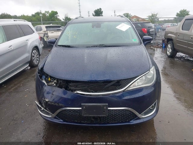 2017 Chrysler Pacifica Touring-l Plus მანქანა იყიდება აუქციონზე, vin: 2C4RC1EG8HR519213, აუქციონის ნომერი: 45143341