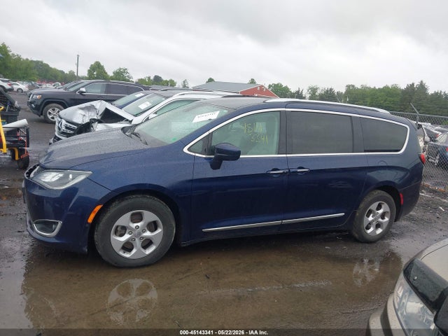 2017 Chrysler Pacifica Touring-l Plus მანქანა იყიდება აუქციონზე, vin: 2C4RC1EG8HR519213, აუქციონის ნომერი: 45143341
